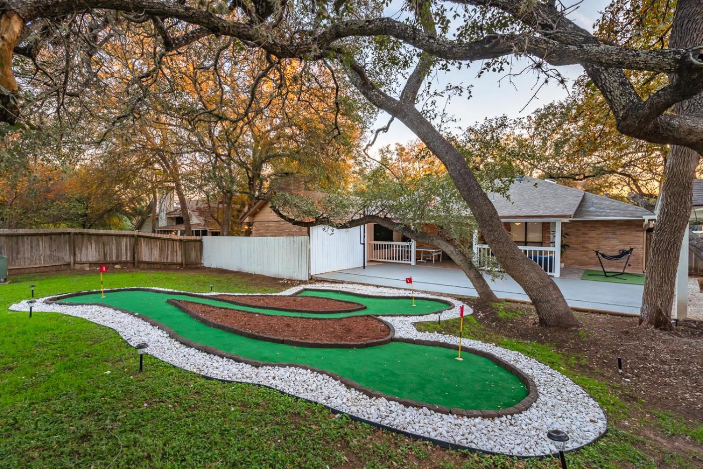 Beautiful Texas Ranch House, Game & Minigolf